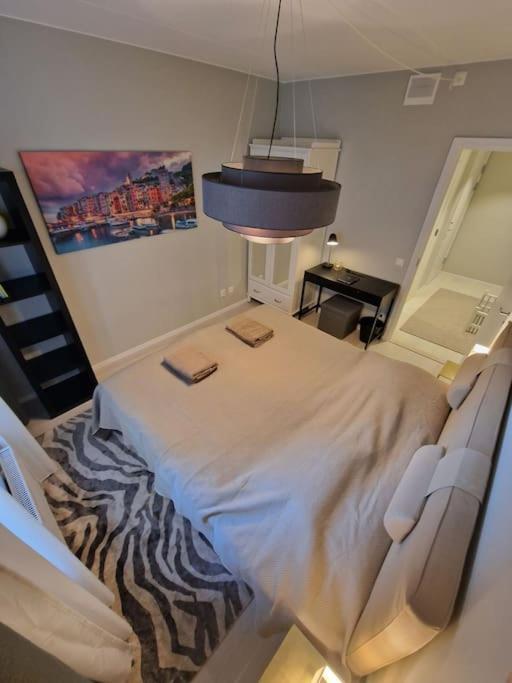 Modern Room With Bathroom, No Kitchen And Your Own Entrance Stockholm Exterior foto